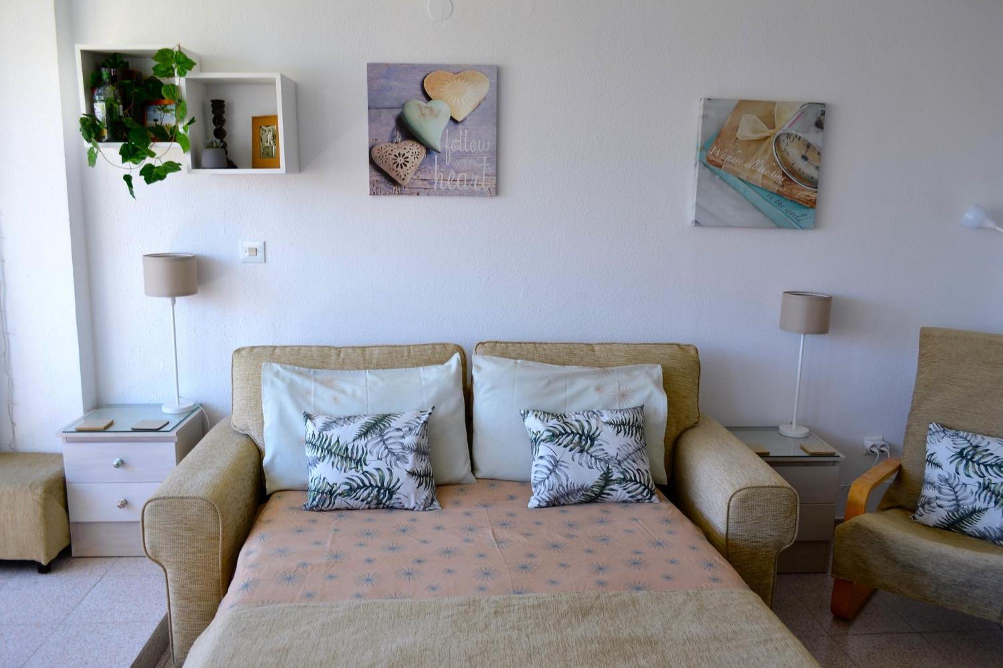Spacious 1 Bedroom Apartment, Beach Front, Torrox Costa Exterior foto